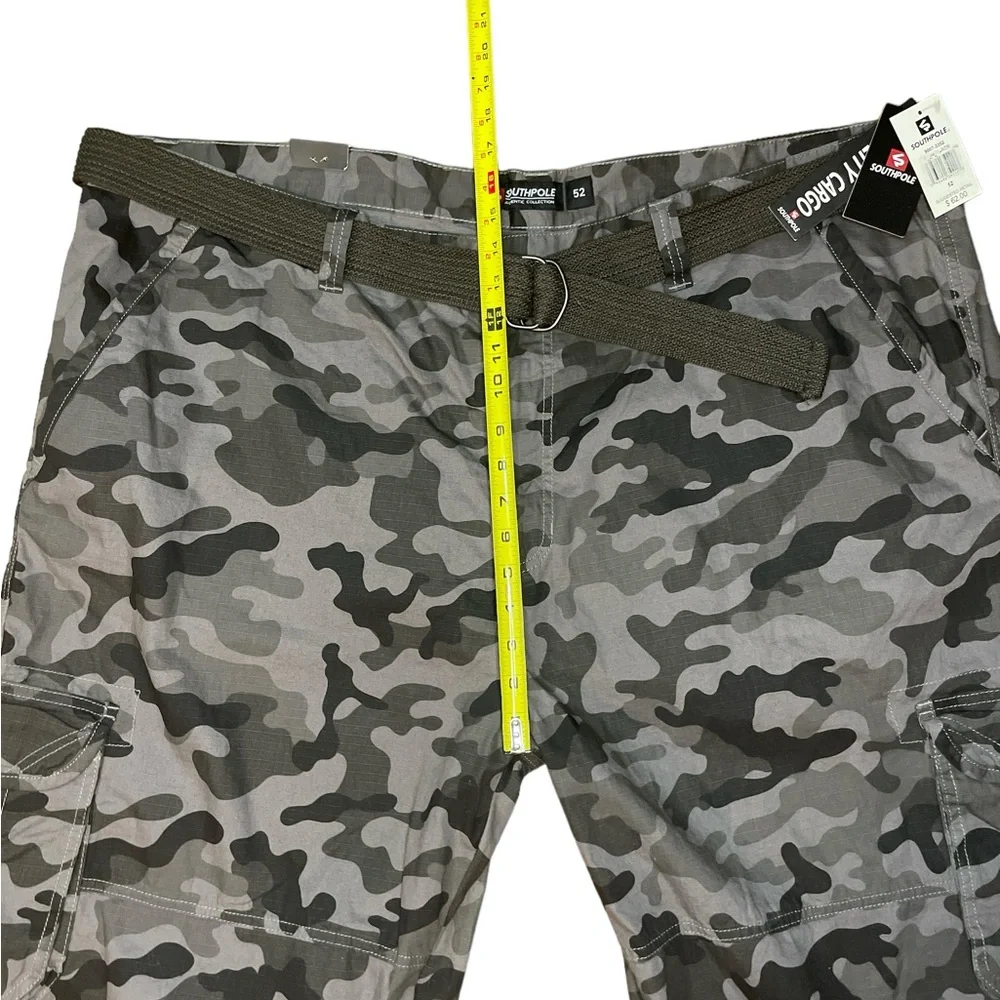 Vintage Y2K South Pole Men’s Utility Cargo Shorts Camo Size‎ 52 NWT’S Streetwear